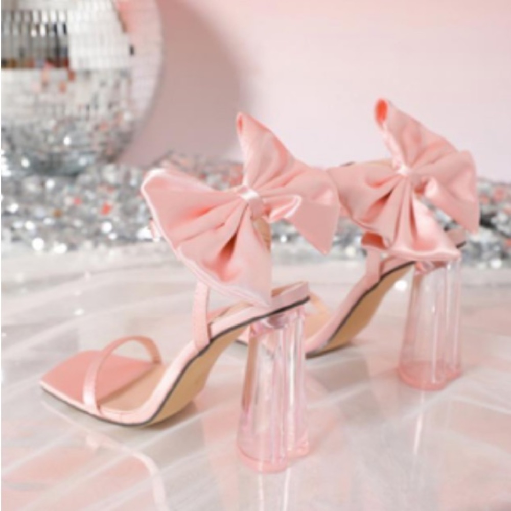 Pink bow
